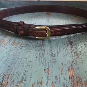 VTG Land’s End leather belt with solid brass buckle. Worn and distressed.Size 34